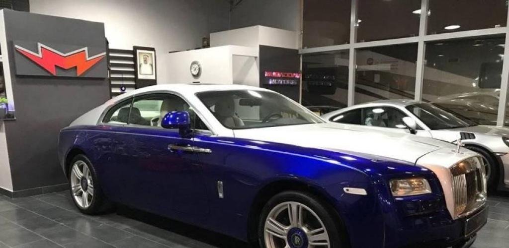 الامارات الان | يخون الصداقة ويستولي على سيارة «رولز رويس» | عيون الجزيرة الامارات