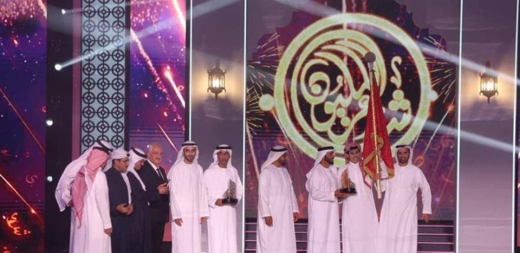 الامارات الان | محمد بن سعود ونهيان بن زايد يتوّجان في أبوظبي الشاعر حسام بن فياح ببيرق «شاعر المليون» | عيون الجزيرة الامارات