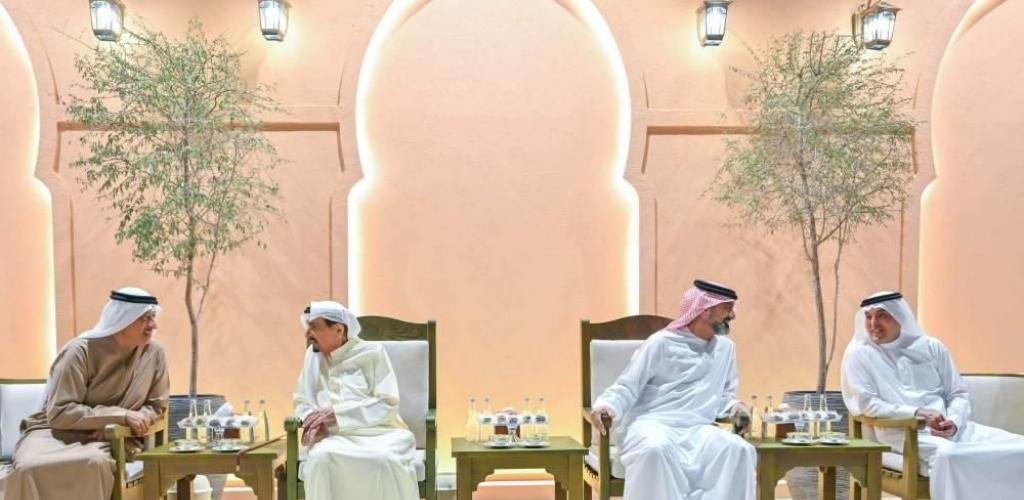 الامارات الان | حاكم عجمان وولي عهده يتقبلان التهاني بشهر رمضان من الشيوخ والغرير والمواطنين | عيون الجزيرة الامارات