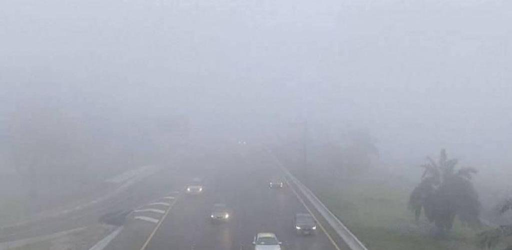 الامارات الان | الأرصاد تحذر من تدني الرؤية وانعدامها بسبب الضباب حتى العاشرة صباحاً | عيون الجزيرة الامارات