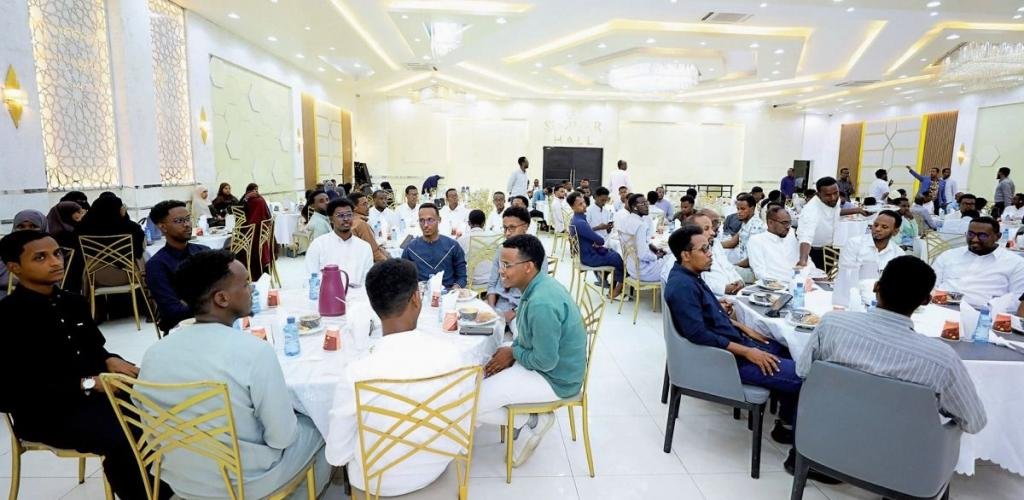 أخبار قطر | قطر الخيرية تدعم مسيرة 250 طالباً وطالبة في الصومال | عيون الجزيرة قطر