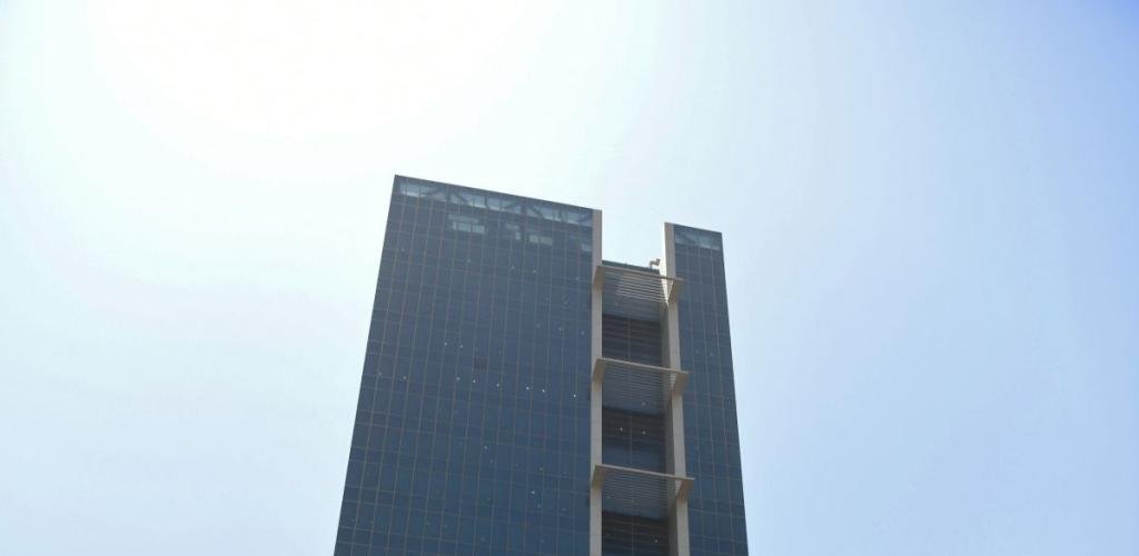 أخبار الكويت | تعيين المستشار جمال العنيزي رئيساً للجنة التظلمات من قرارات «المناقصات» | عيون الجزيرة الكويت