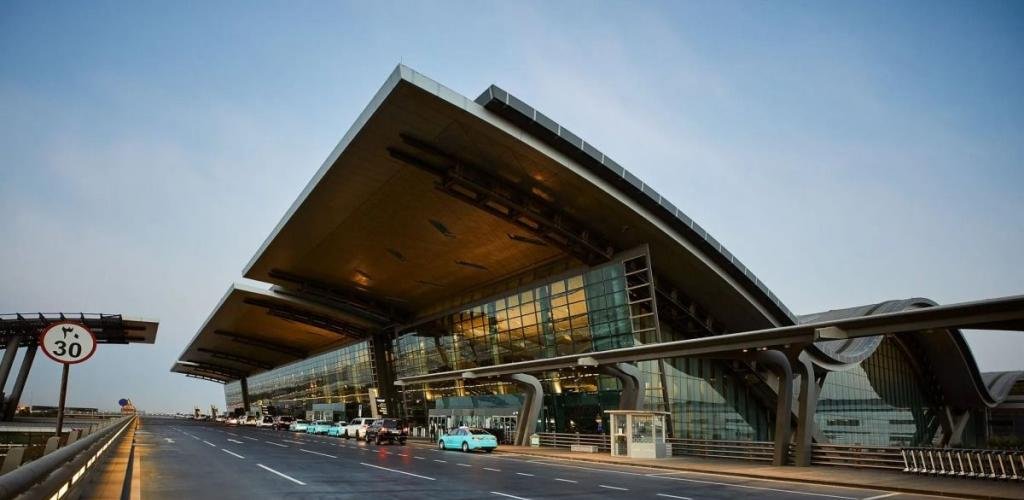 أخبار قطر | مطار حمد الدولي يحذر من حسابات احتيالية : لم نطلب بيانات المسافرين  | عيون الجزيرة قطر