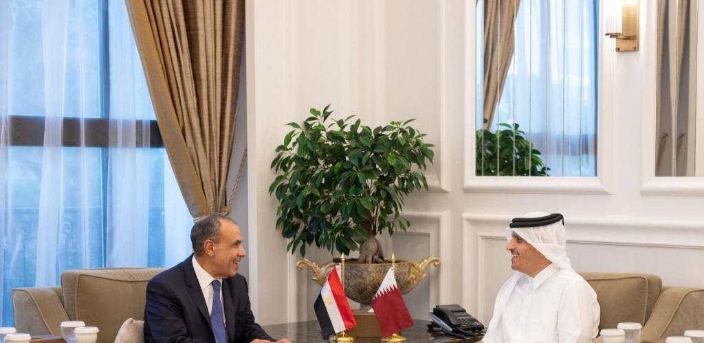 أخبار قطر |  رئيس الوزراء وزير الخارجية يستقبل وزير الخارجية المصري | عيون الجزيرة قطر