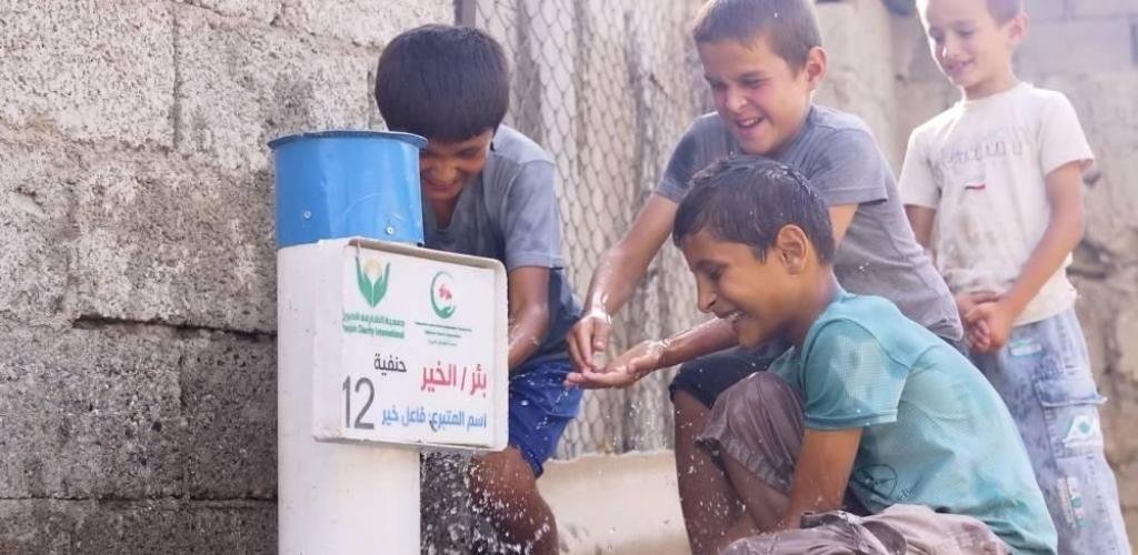 الامارات الان | 11898 مشروعاً مائياً لـ«الشارقة الخيرية» خلال 2025 | عيون الجزيرة الامارات