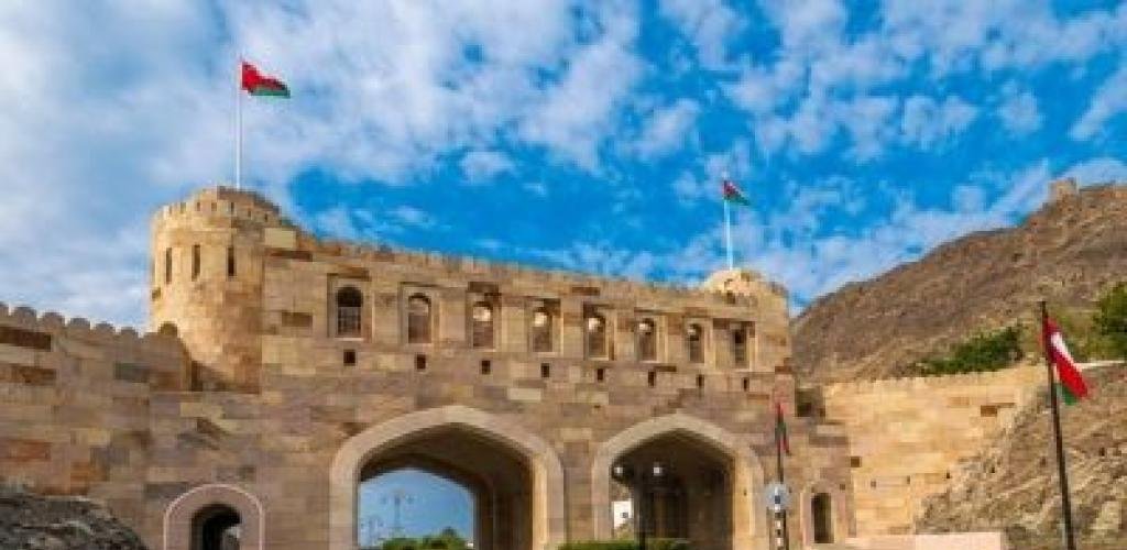 أخبار سلطنة عمان | وصول دفعة من المواطنين إلى أرض الوطن قادمين من إيران | عيون الجزيرة الاخبارية عمان