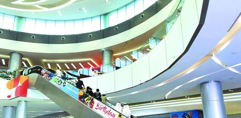 أخبار قطر | إقبال واسع على المجمعات التجارية في ثاني أيام العيد | عيون الجزيرة قطر