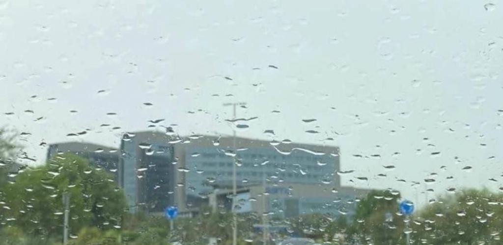 الامارات الان | أبوظبي.. أمطار مختلفة الشدة من الخميس وحتى الجمعة | عيون الجزيرة الامارات