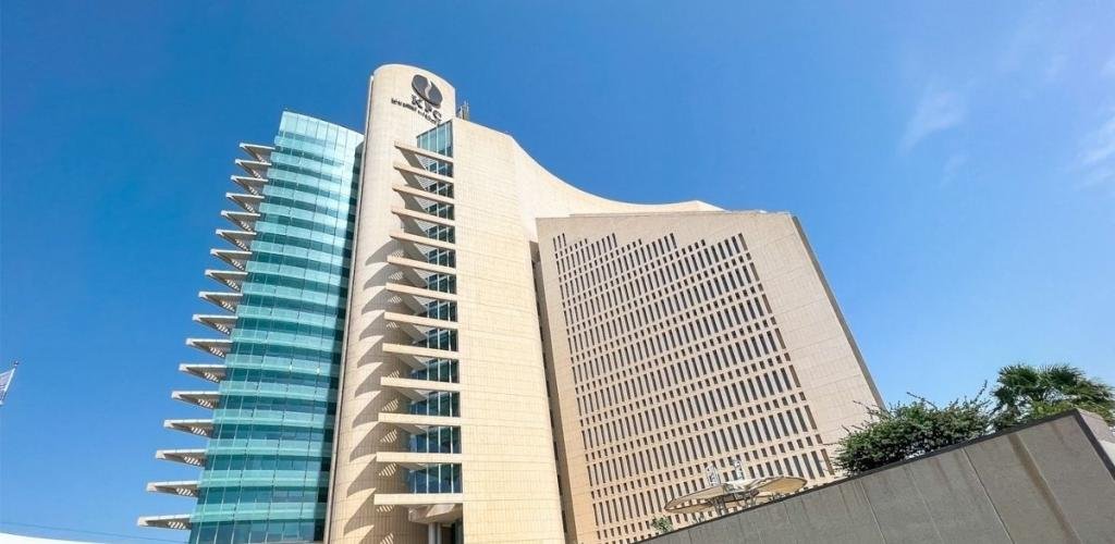 أخبار الكويت | إيران تتمادى في عدوانها السافر على الكويت وتستهدف مصفاة ميناء الأحمدي بمُسيرات | عيون الجزيرة الكويت