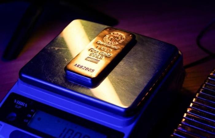 بريق الذهب يسطع عند مستويات جديدة فوق 5200 دولار