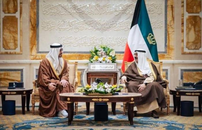 الامارات الان | أمير الكويت يستقبل عبدالله بن زايد.. ويبحثان العلاقات الأخوية الراسخة | عيون الجزيرة الامارات
