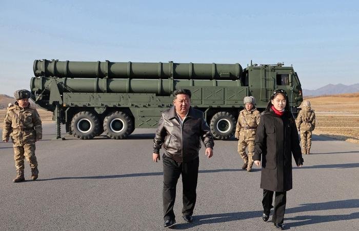 كيم جونغ أون: سنكشف عن خطط جديدة لتعزيز البرنامج النووي لكوريا الشمالية | عيون الجزيرة