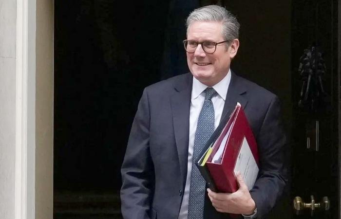 ستارمر يزور بكين وسط «نزوح جماعي» لحلفاء واشنطن إليها | عيون الجزيرة