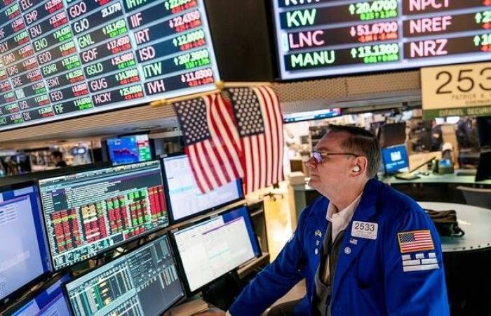 ناسداك يتراجع 2% متأثراً بموجة بيع قوية بأسهم التكنولوجيا