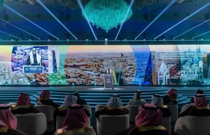 تقرير: تحولات سوق العمل في السعودية خلال 10 سنوات - #عاجل