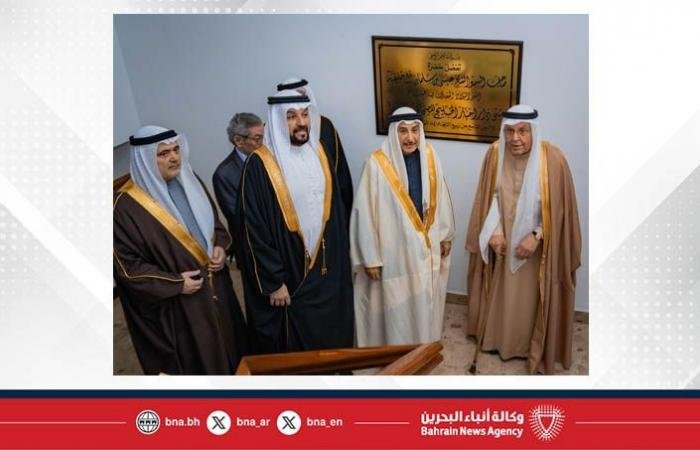 أخبار البحرين | الشيخ خالد بن عبد الله يزور "أخبار الخليج" احتفاءً بمرور 50 عامًا على تأسيسها وبذكرى يوبيلها الذهبي .. ويؤكد: الصحافة البحرينية رافد للمسيرة التنموية الشاملة وتحظى برعاية وفرت لها مناخًا مهنيًا للمساهمة في جهود التطوير | عيون الجزيرة