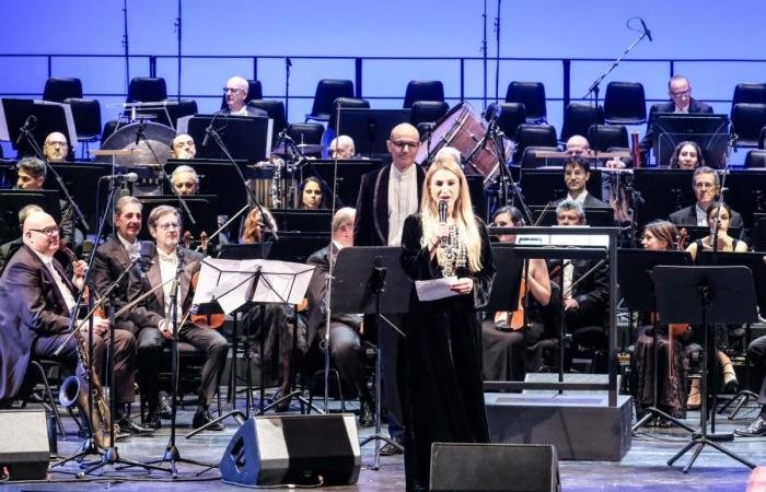 أخبار قطر | دانا الفردان تجسّد تلاقي الإرث القطري والثقافة السردينية في عرض موسيقي استثنائي بعنوان "أنغام من ضفّتَين" | عيون الجزيرة قطر