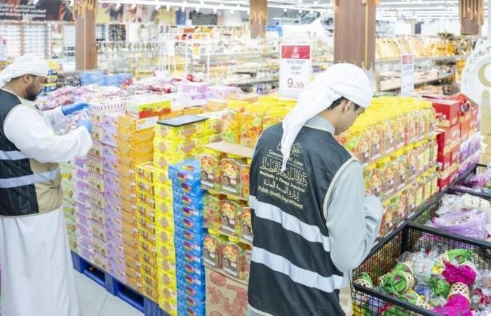 الامارات الان | 100 % التزام المنشآت الغذائية بمعايير الصحة والسلامة في عجمان | عيون الجزيرة الامارات