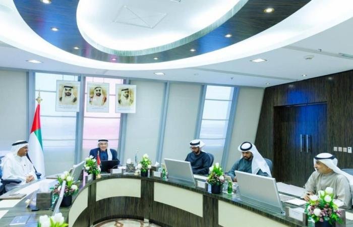 الامارات الان | مجلس أمناء جامعة الإمارات يطلع على مؤشرات الأداء | عيون الجزيرة الامارات