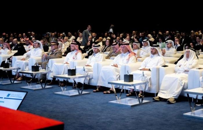 أخبار قطر | مؤتمر صحة قطر 2026 .. مدير عام مؤسسة حمد الطبية يؤكد الالتزام بتقديم رعاية تخصصية تضاهي المستويات العالمية | عيون الجزيرة قطر