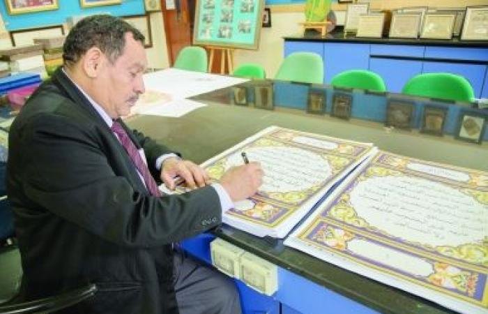 أخبار سلطنة عمان | جامعة نزوى تكمل كتابة ستة أجزاء من مشروع المصحف الشريف بخط اليد | عيون الجزيرة الاخبارية عمان