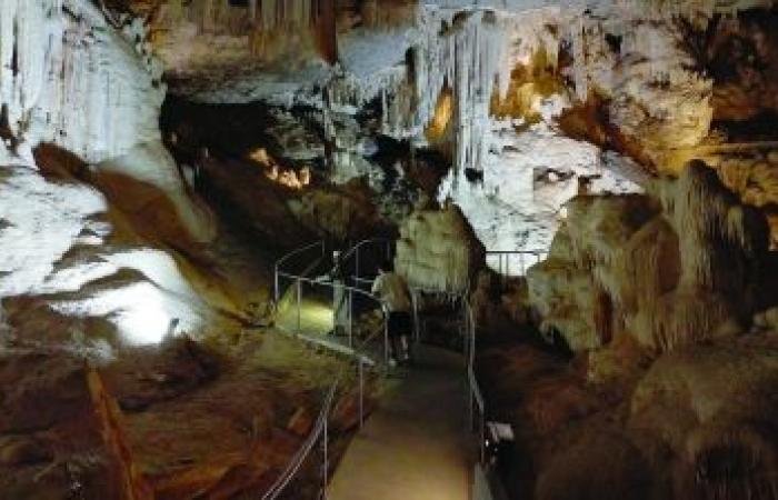 أخبار سلطنة عمان | كهف الهوتة.. رحلة في أعماق ثاني أكبر كهوف سلطنة عُمان | عيون الجزيرة الاخبارية عمان