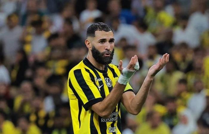 الرياضة الان | كريم بنزيمة يتدرب وحيداً بعد رفض عرض التمديد | عيون الجزيرة الرياضي