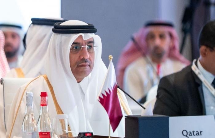 أخبار قطر | وزير العمل: نولي أهمية خاصة لإدماج مفهوم الانتقال العادل في سياسات سوق العمل | عيون الجزيرة قطر