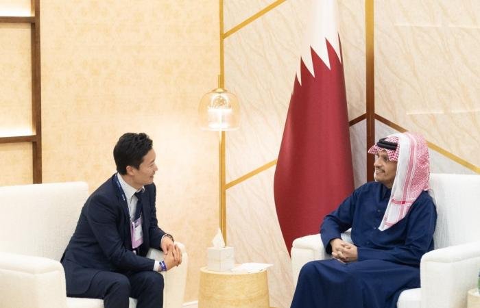 أخبار قطر | رئيس مجلس الوزراء وزير الخارجية يستقبل مسؤولي شركات على هامش قمة الويب قطر 2026 | عيون الجزيرة قطر