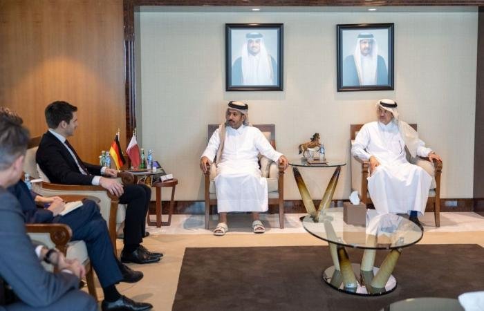 أخبار قطر | وزير التجارة والصناعة يجتمع مع مسؤول ألماني | عيون الجزيرة قطر