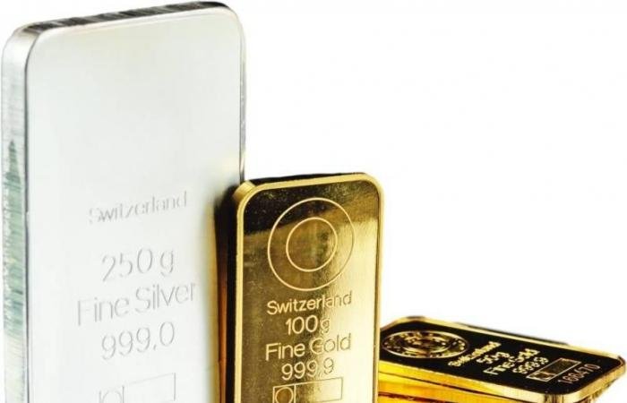 الذهب يعاود الارتفاع ويسجل 4768 دولاراً.. والفضة تصعد 6%