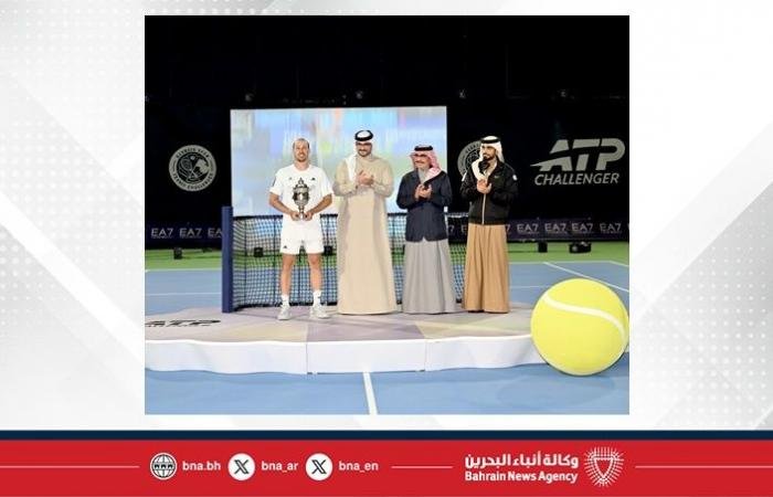 أخبار البحرين | اختتام بطولة البحرين المفتوحة ATP تشالنجر للتنس بحضور سمو وزير ديوان رئيس مجلس الوزراء.. وزير الداخلية يشيد بالرعاية الملكية للقطاع الرياضي ودورها في تعزيز مكانة البحرين على الخارطة الرياضية العالمية | عيون الجزيرة