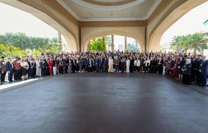 الامارات الان | محمد بن راشد: الإمارات بقيادة محمد بن زايد تؤمن بمحورية المعرفة لتعزيز حكومات المستقبل | عيون الجزيرة الامارات