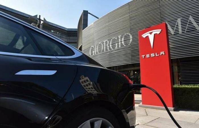 أنباء تحالف فورد وشاومي تدفع سهم تسلا للتراجع