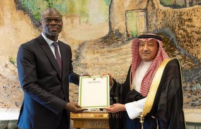 ولي العهد يتلقى رسالة خطية من رئيس السنغال تتصل بالعلاقات الثنائية