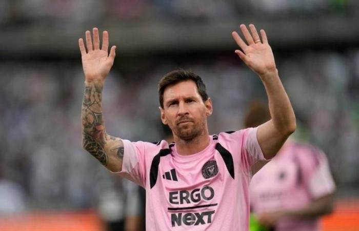 الرياضة الان | ميسي يغازل برشلونة.. ولابورتا ينتقد مبابي «السباح» | عيون الجزيرة الرياضي