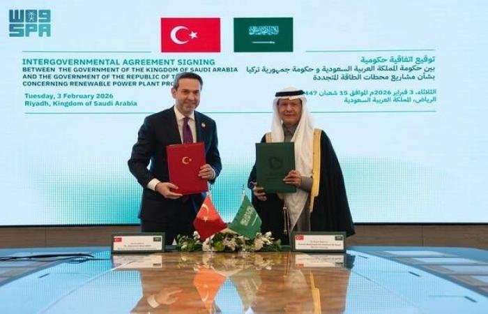 السعودية وتركيا توقعان اتفاقية استثمارية بملياري دولار لمشروعات للطاقة الشمسية