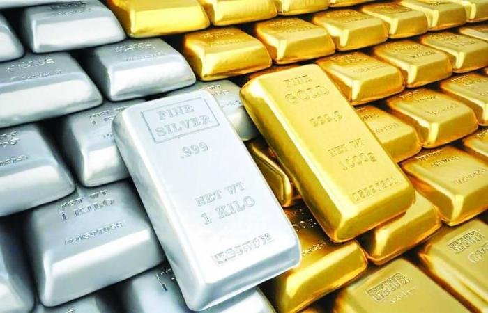 الذهب يصعد 5% ويتجاوز 4900 دولار للأونصة