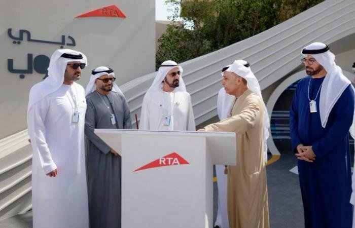 الامارات الان | محمد بن راشد يطّلع على مشروعي «دبي لوب» و«جلايدوايز» | عيون الجزيرة الامارات