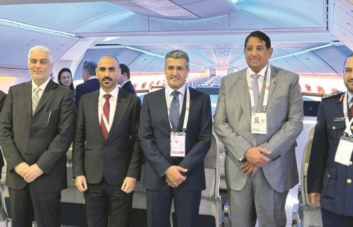 أخبار قطر | خلال جولة في أجنحة معرض سنغافورة الجوي 2026| الهاجري يطلع على أحدث ابتكارات الطيران المدني | عيون الجزيرة قطر