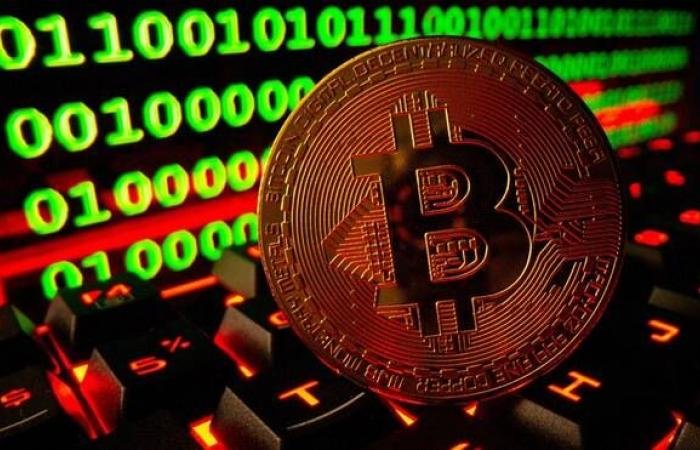 البيتكوين تهوي دون 73000 دولار مع استمرار موجة البيع