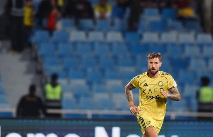 مدافع النصر يخالف الدون