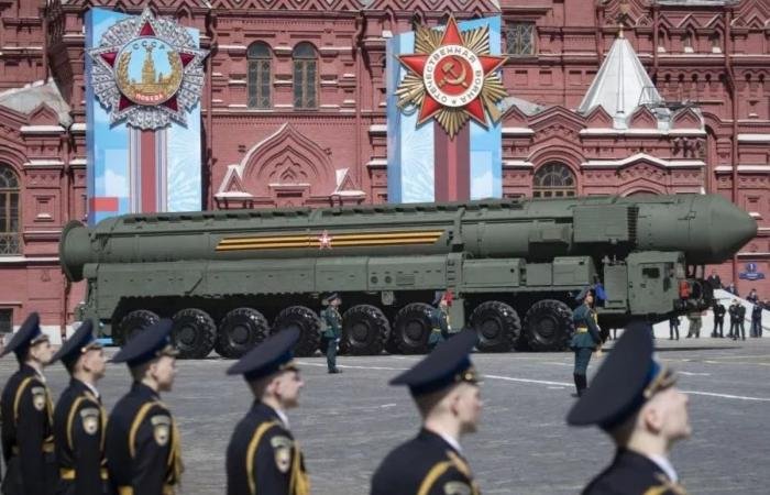 روسيا: لم نعد ملزمين بآخر معاهدة نووية مع الولايات المتحدة | عيون الجزيرة