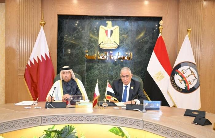 أخبار قطر | النائب العام يجتمع مع نظيره المصري ورئيس مجلس أمناء وحدة مكافحة غسل الأموال وتمويل الإرهاب | عيون الجزيرة قطر