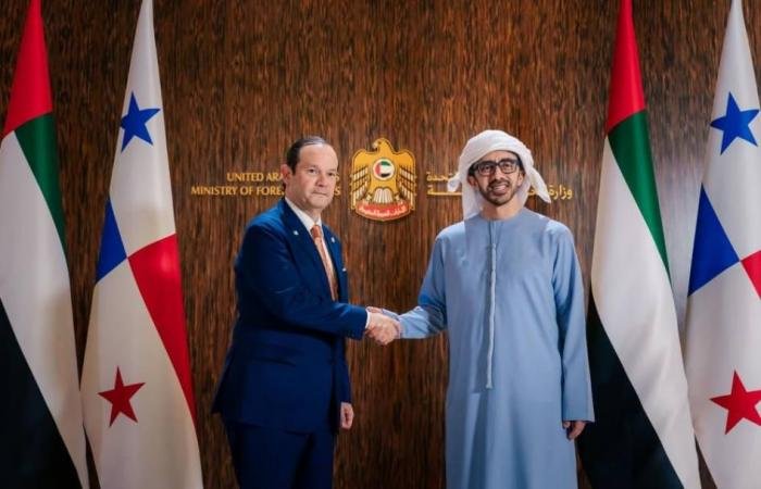 الامارات الان | عبدالله بن زايد ووزير خارجية بنما يوقعان مذكرة تفاهم بين البلدين | عيون الجزيرة الامارات