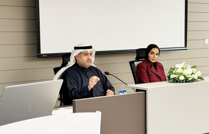 أخبار الكويت | وزيرا «الشؤون» و«العدل» يبحثان التعاون بشأن برنامج حماية الأسرة والطفل | عيون الجزيرة الكويت