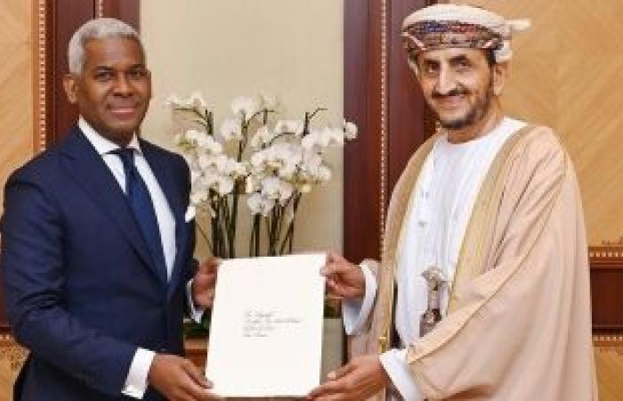 أخبار سلطنة عمان | وكيل "الشؤون السياسية" يتسلم نسخة من أوراق اعتماد سفير الدومينيكان | عيون الجزيرة الاخبارية عمان