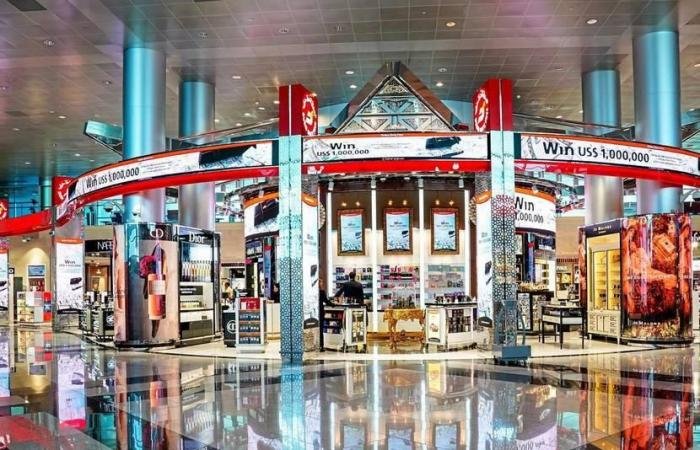 مطارات الإمارات تتفوق بتجارة التجزئة بدعم الجيل «زد»
