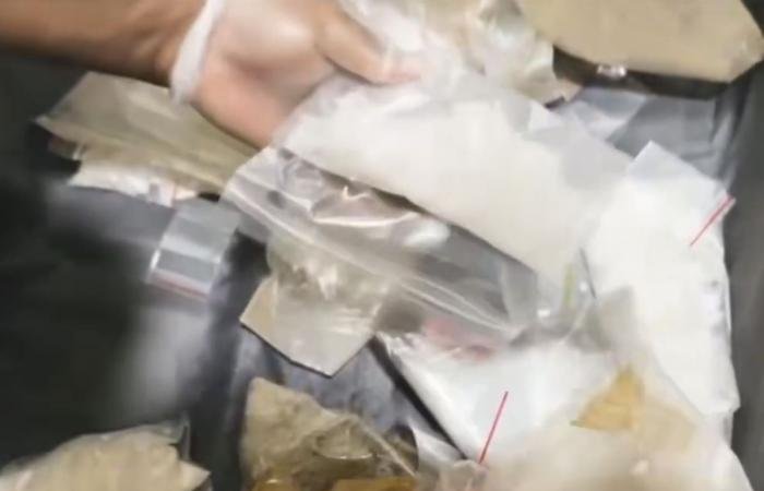 أخبار الكويت | ضبط آسيوي بحوزته 10 كيلوغرامات من الهيروين النقي والشبو.. بقيمة 200 ألف دينار | عيون الجزيرة الكويت