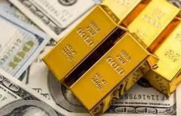 العقود الآجلة للذهب تتخطى 4900 دولار مجدداً